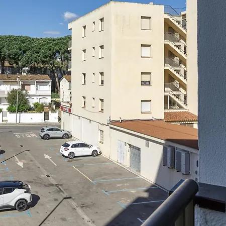 Holiday home Mar Blau Con Piscina Comunitaria L'Escala